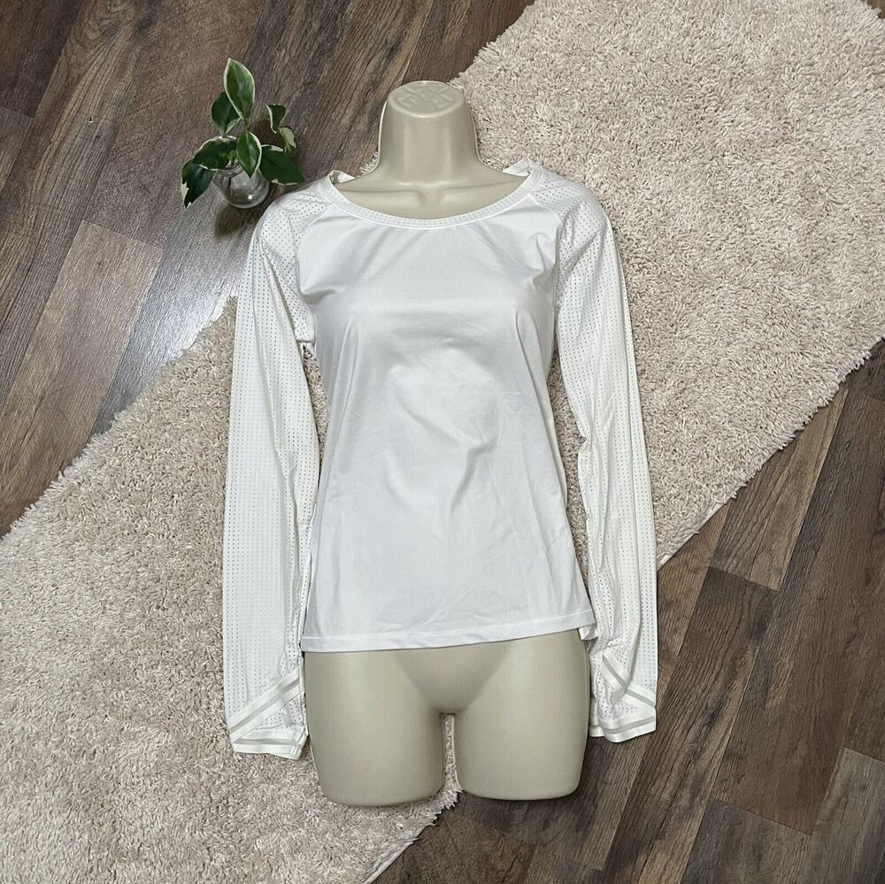 Calia by Carrie Underwood Small White Long Perforated Sleeves Crossover Cuff Top